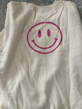 Load image into Gallery viewer, Smiley Pullover