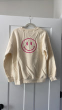 Load image into Gallery viewer, Smiley Pullover